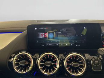 Mercedes-Benz EQA EQA 300 66.5kWh AMG Line SUV 5dr Electric Auto 4MATIC (228 ps)