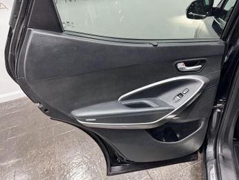 Hyundai Santa Fe 2.2 CRDi Blue Drive Premium SE Auto 4WD Euro 6 (s/s) 5dr (7 Seat