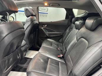 Hyundai Santa Fe 2.2 CRDi Blue Drive Premium SE Auto 4WD Euro 6 (s/s) 5dr (7 Seat