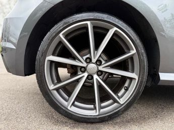Audi A1 1.4 TFSI CoD Black Edition S Tronic Euro 6 (s/s) 3dr