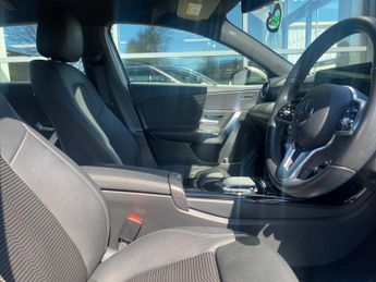 Mercedes-Benz A Class 1.3 A200 Sport (Executive) 7G-DCT Euro 6 (s/s) 5dr