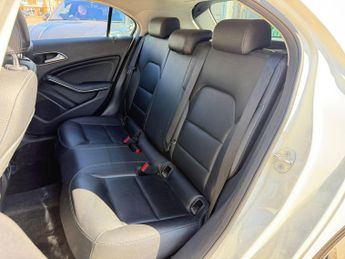 Mercedes-Benz A Class 1.5 A180d Sport (Premium) 7G-DCT Euro 6 (s/s) 5dr