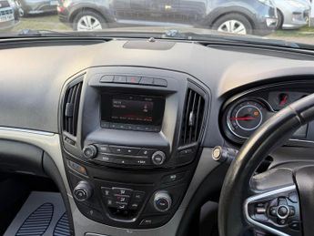 Vauxhall Insignia 2.0 CDTi ecoFLEX Design Euro 5 (s/s) 5dr