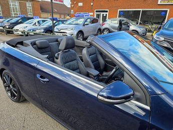 Volkswagen Golf 2.0 TDI BlueMotion Tech GT Cabriolet DSG Euro 5 (s/s) 2dr