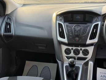 Ford Focus 1.6 Zetec Euro 5 5dr