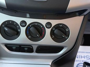 Ford Focus 1.6 Zetec Euro 5 5dr