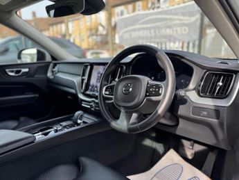 Volvo XC60 2.0 B5 MHEV Plus Auto AWD Euro 6 (s/s) 5dr
