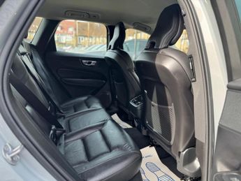 Volvo XC60 2.0 B5 MHEV Plus Auto AWD Euro 6 (s/s) 5dr