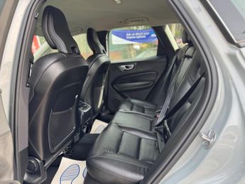 Volvo XC60 2.0 B5 MHEV Plus Auto AWD Euro 6 (s/s) 5dr