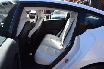 Tesla Model 3 Standard Range Plus Auto RWD 4dr