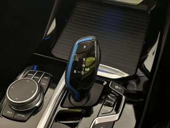 BMW iX3 80kWh Premier Edition Pro SUV 5dr Electric Auto (286 ps)