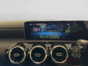 Mercedes-Benz A Class 1.5 A180d Sport (Executive) Hatchback 5dr Diesel Manual Euro 6 (