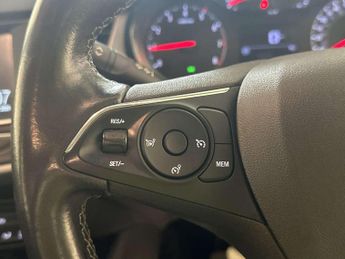 Vauxhall Crossland 1.2 SE SUV 5dr Petrol Manual Euro 6 (s/s) (83 ps)