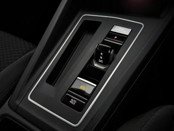 Volkswagen Golf 1.5 eTSI MHEV Active DSG Euro 6 (s/s) 5dr