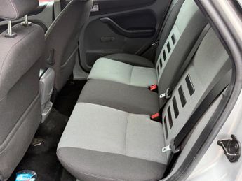 Ford Focus 1.6 Zetec 5dr