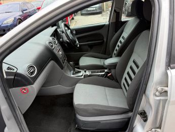 Ford Focus 1.6 Zetec 5dr