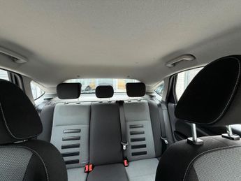 Ford Focus 1.6 Zetec 5dr