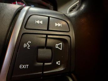 Volvo XC60 2.4 D4 R-Design Lux Nav Geartronic AWD Euro 5 5dr