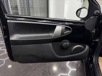 Toyota AYGO 1.0 VVT-i Mode Euro 5 3dr