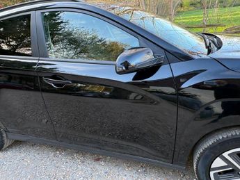 Hyundai KONA 39kWh Premium Auto 5dr (10.5kW Charger)