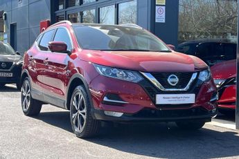 Nissan Qashqai 1.3 DiG-T N-Connecta With Panoramic Glass Roof