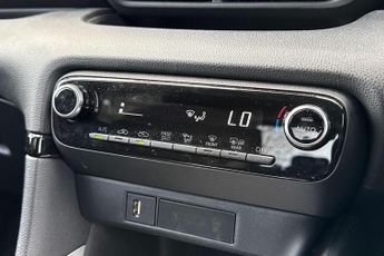 Toyota Yaris 1.5 VVT-h Design E-CVT Euro 6 (s/s) 5dr