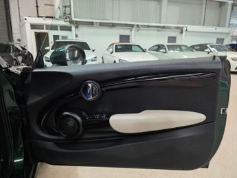 MINI Convertible 2.0 Cooper S Auto Euro 6 (s/s) 2dr