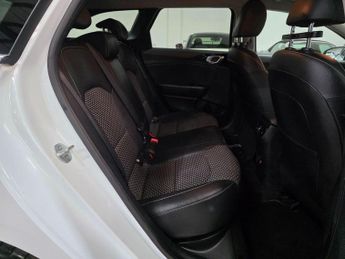 Kia Ceed 1.5 T-GDi 3 Sportswagon DCT Euro 6 (s/s) 5dr