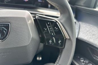 Peugeot E-3008 73kWh GT Auto 5dr