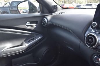 Nissan Juke 1.6 N-Connecta Auto Euro 6 5dr