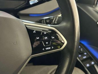 Volkswagen ID.3 Pure Performance 45kWh Life Hatchback 5dr Electric Auto (150 ps)