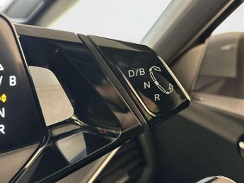 Volkswagen ID.3 Pure Performance 45kWh Life Hatchback 5dr Electric Auto (150 ps)