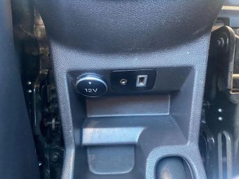 Ford EcoSport 1.0T EcoBoost Titanium 2WD Euro 6 (s/s) 5dr