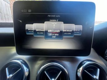 Mercedes-Benz GLA 1.6 GLA200 AMG Line (Premium) SUV 5dr Petrol 7G-DCT Euro 6 (s/s)