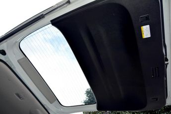 Nissan Serena 2.0 Hybrid Highway Star-Leather-Sunroof