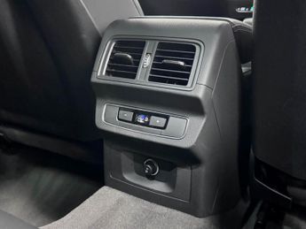 Audi Q5 2.0 TFSIe 50 S line SUV 5dr Petrol Plug-in Hybrid S Tronic quatt