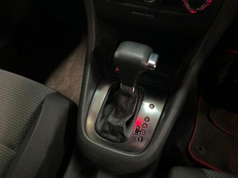 Volkswagen Golf 2.0 TDI SE DSG Euro 5 5dr