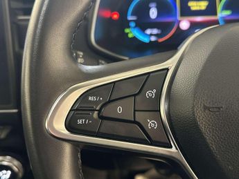 Renault Zoe R110 EV50 52kWh Iconic Hatchback 5dr Electric Auto (Rapid Charge
