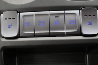 Hyundai KONA 64kWh Premium Auto 5dr (10.5kW Charger)