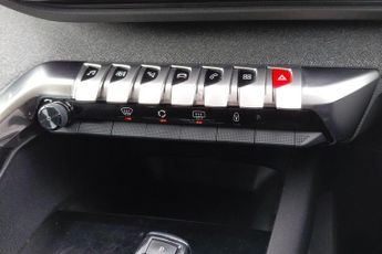 Peugeot 3008 1.2 PureTech Allure SUV 5dr Petrol EAT Euro 6 (s/s) (130 ps)