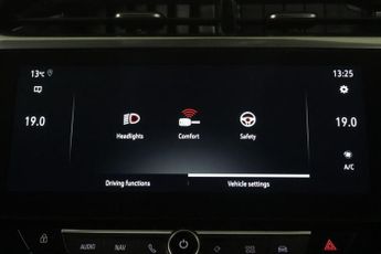 Vauxhall Corsa Electric 50kWh Elite Nav Auto 5dr (7.4Kw Charger)