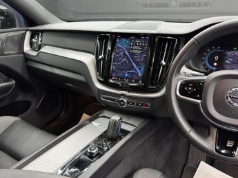 Volvo XC60 2.0h T6 Recharge 11.6kWh R-Design Auto AWD Euro 6 (s/s) 5dr