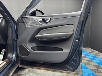 Volvo XC60 2.0h T6 Recharge 11.6kWh R-Design Auto AWD Euro 6 (s/s) 5dr