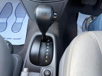 Kia Carens 2.0 CRDi SE 5dr