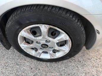 Kia Carens 2.0 CRDi SE 5dr