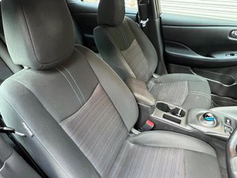 Nissan Leaf 40kWh Acenta Auto 5dr