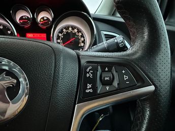 Vauxhall Astra 2.0 CDTi SRi Sports Tourer Euro 5 (s/s) 5dr