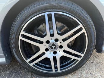 Mercedes-Benz E Class 2.1 E220 CDI BlueEfficiency Sport Cabriolet 2dr Diesel G-Tronic+
