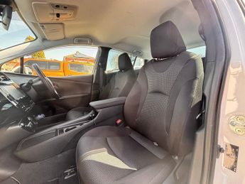 Toyota Prius 1.8 VVT-h Business Petrol Hybrid CVT