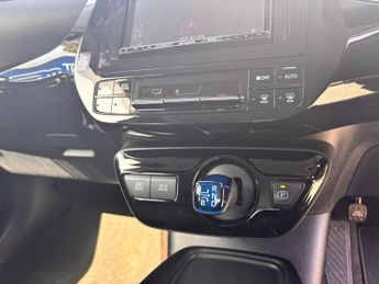 Toyota Prius 1.8 VVT-h Business Petrol Hybrid CVT